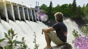 Strom von einem Wasserkraftwerk